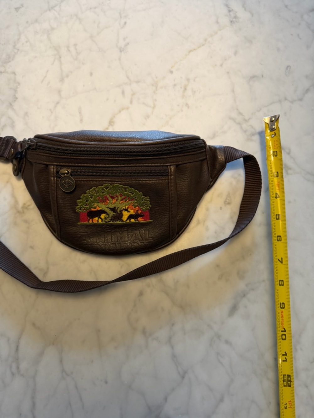Vintage Disney Animal Kingdom Waist Bag / Fanny with Embroidered Motif - Picture 8 of 9